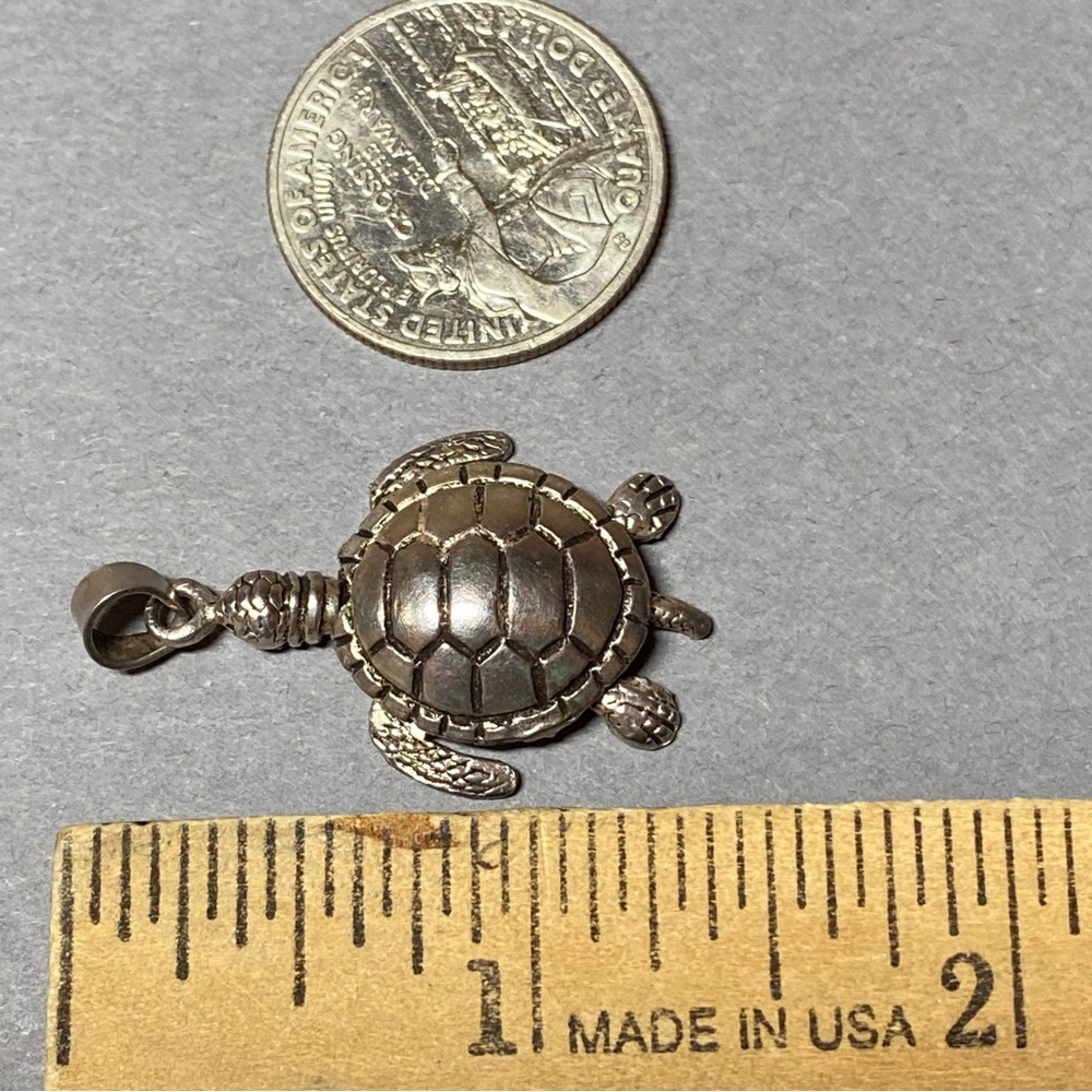 Vintage sterling silver sea turtle pendant - Picture 3 of 4